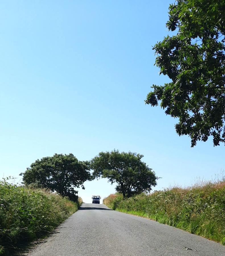 Summit Camping Kit Hill Cornwall Panoramic Views Grass Pitch From 15Pn Or Bella Bell Tent 75Pn Callington Eksteriør billede