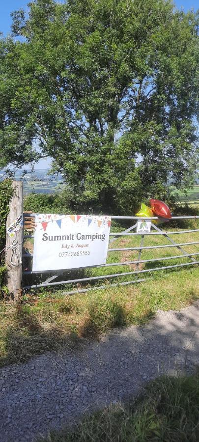 Summit Camping Kit Hill Cornwall Panoramic Views Grass Pitch From 15Pn Or Bella Bell Tent 75Pn Callington Eksteriør billede
