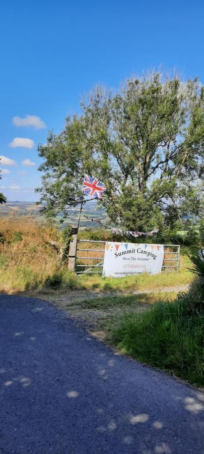Summit Camping Kit Hill Cornwall Panoramic Views Grass Pitch From 15Pn Or Bella Bell Tent 75Pn Callington Eksteriør billede
