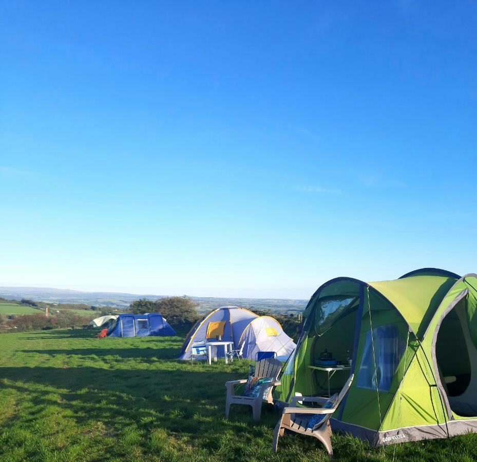 Summit Camping Kit Hill Cornwall Panoramic Views Grass Pitch From 15Pn Or Bella Bell Tent 75Pn Callington Eksteriør billede