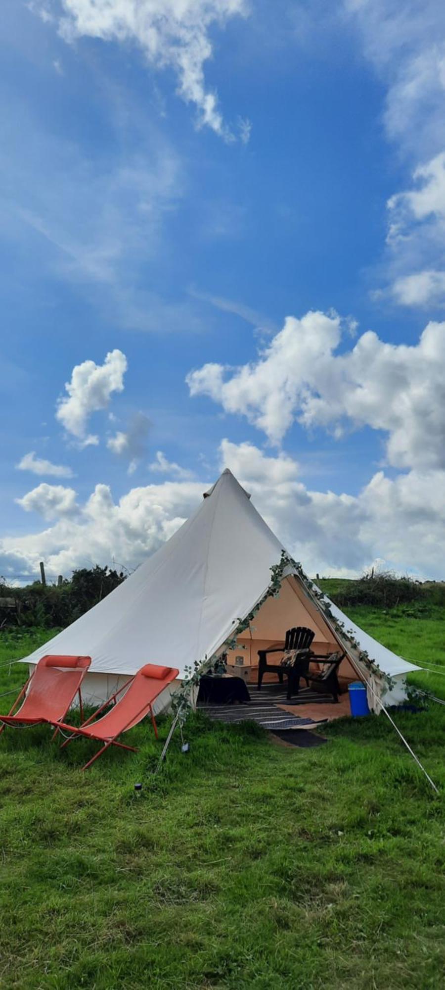 Summit Camping Kit Hill Cornwall Panoramic Views Grass Pitch From 15Pn Or Bella Bell Tent 75Pn Callington Eksteriør billede