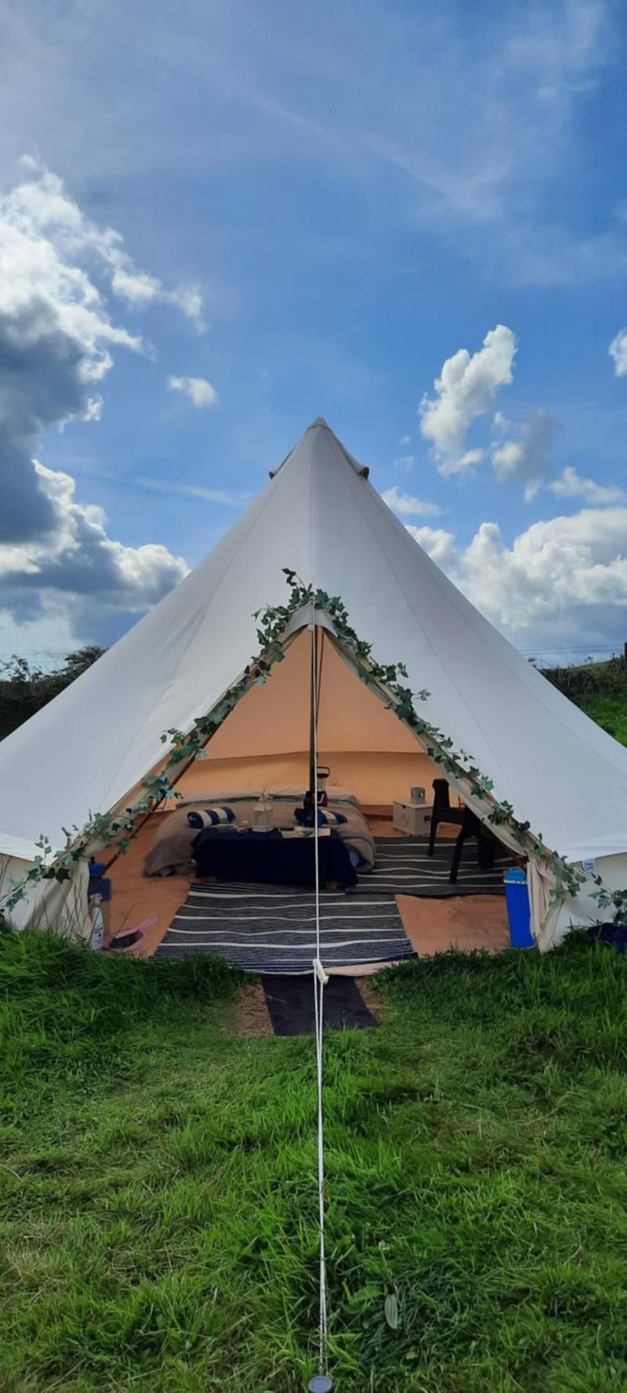 Summit Camping Kit Hill Cornwall Panoramic Views Grass Pitch From 15Pn Or Bella Bell Tent 75Pn Callington Eksteriør billede