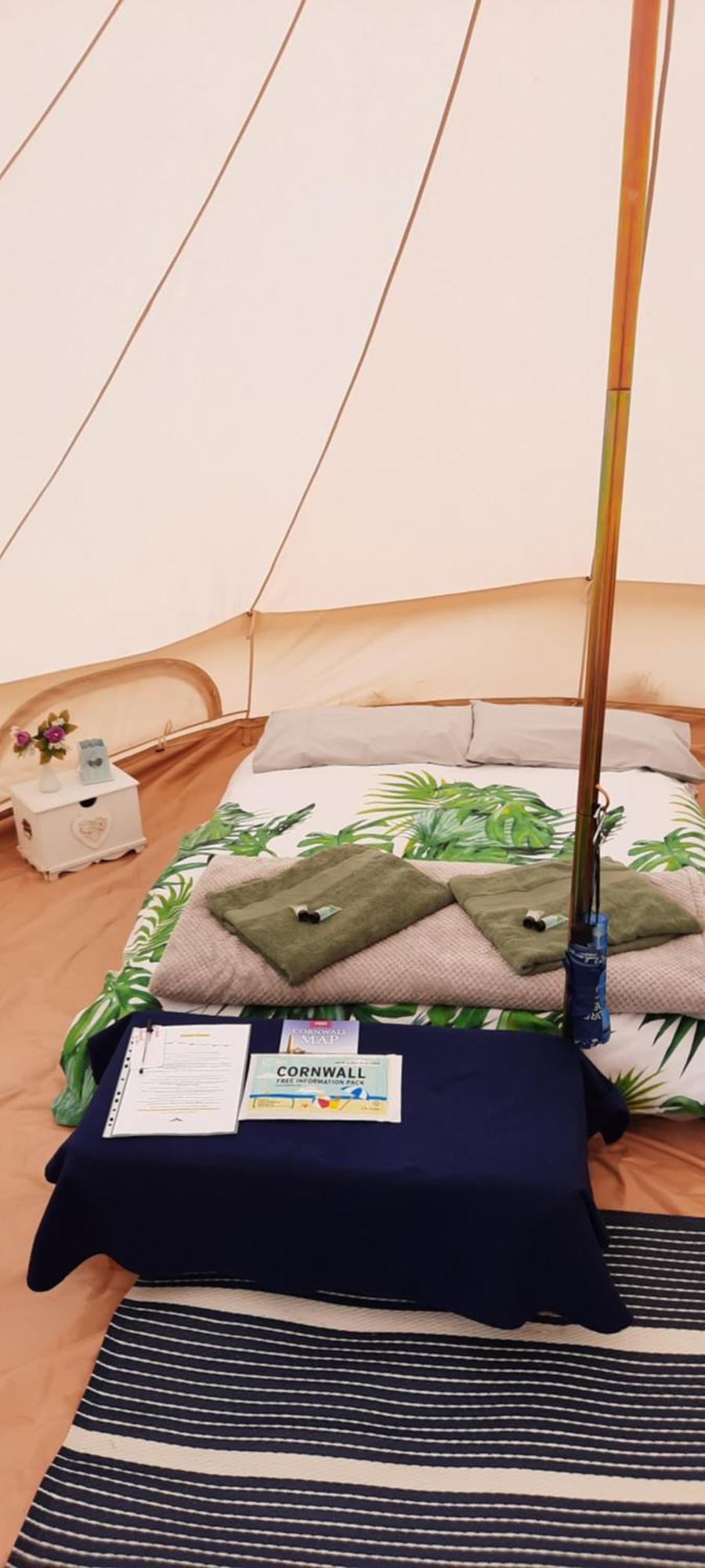 Summit Camping Kit Hill Cornwall Panoramic Views Grass Pitch From 15Pn Or Bella Bell Tent 75Pn Callington Eksteriør billede