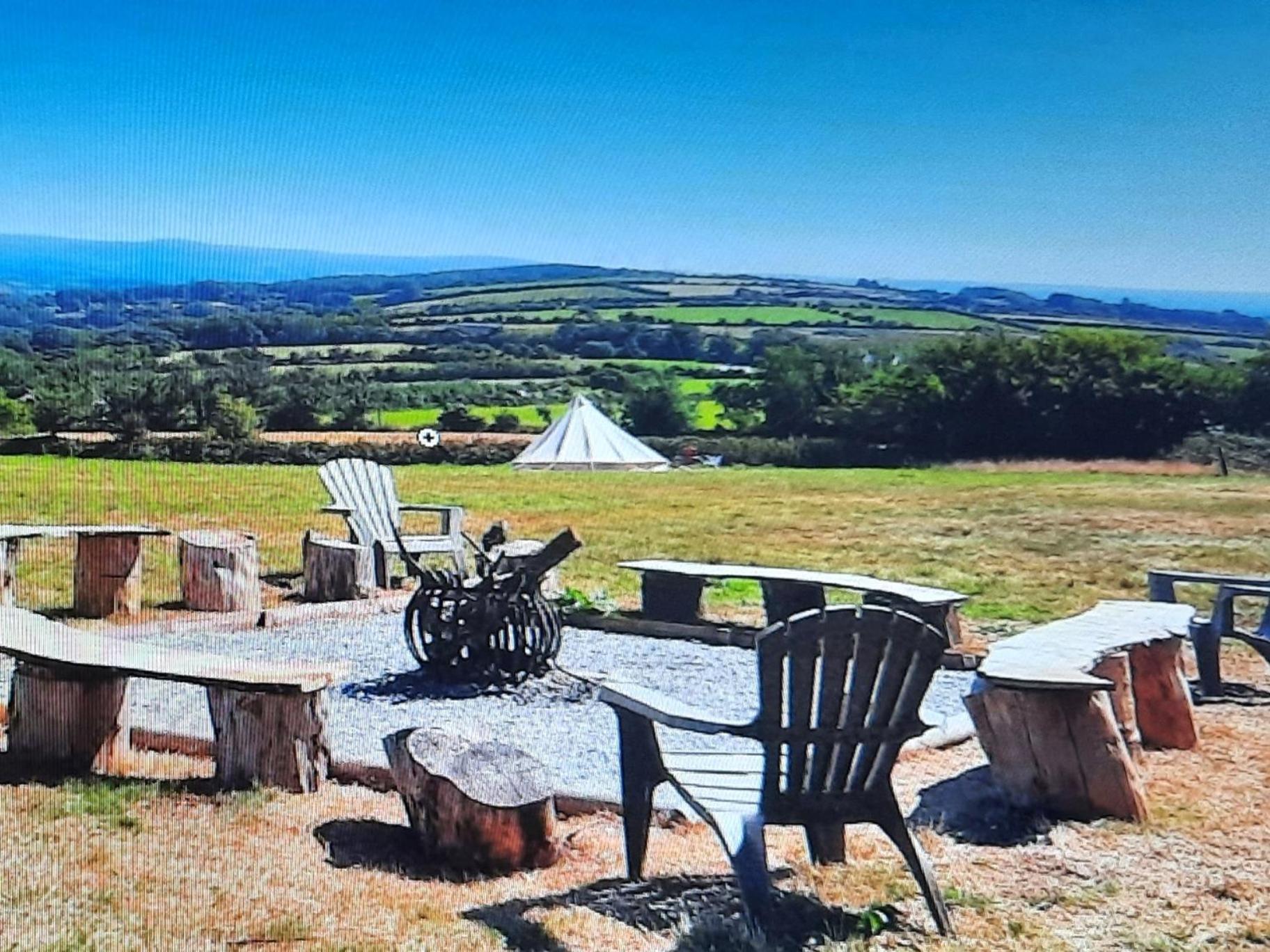 Summit Camping Kit Hill Cornwall Panoramic Views Grass Pitch From 15Pn Or Bella Bell Tent 75Pn Callington Eksteriør billede
